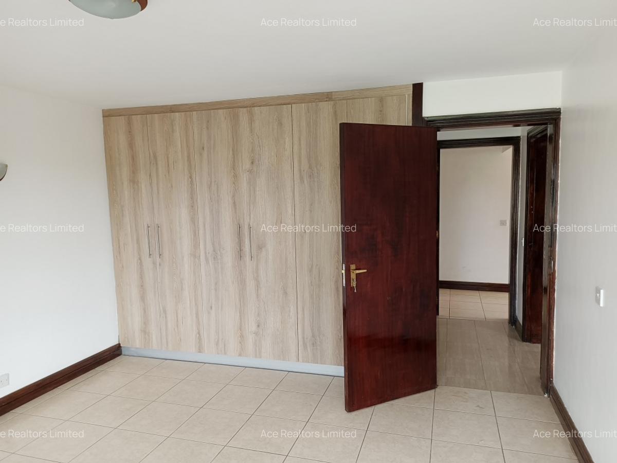 3 Bed Apartment with En Suite at Lantana Road - 6