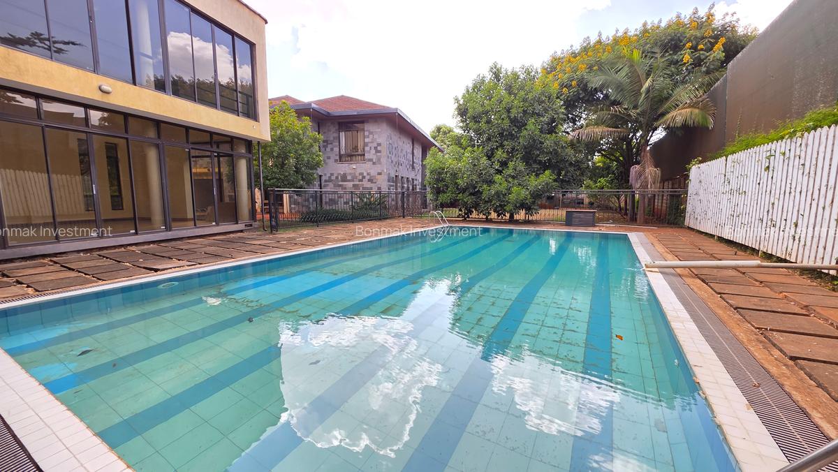 4 Bed Townhouse with En Suite at Runda Mumwe - 4