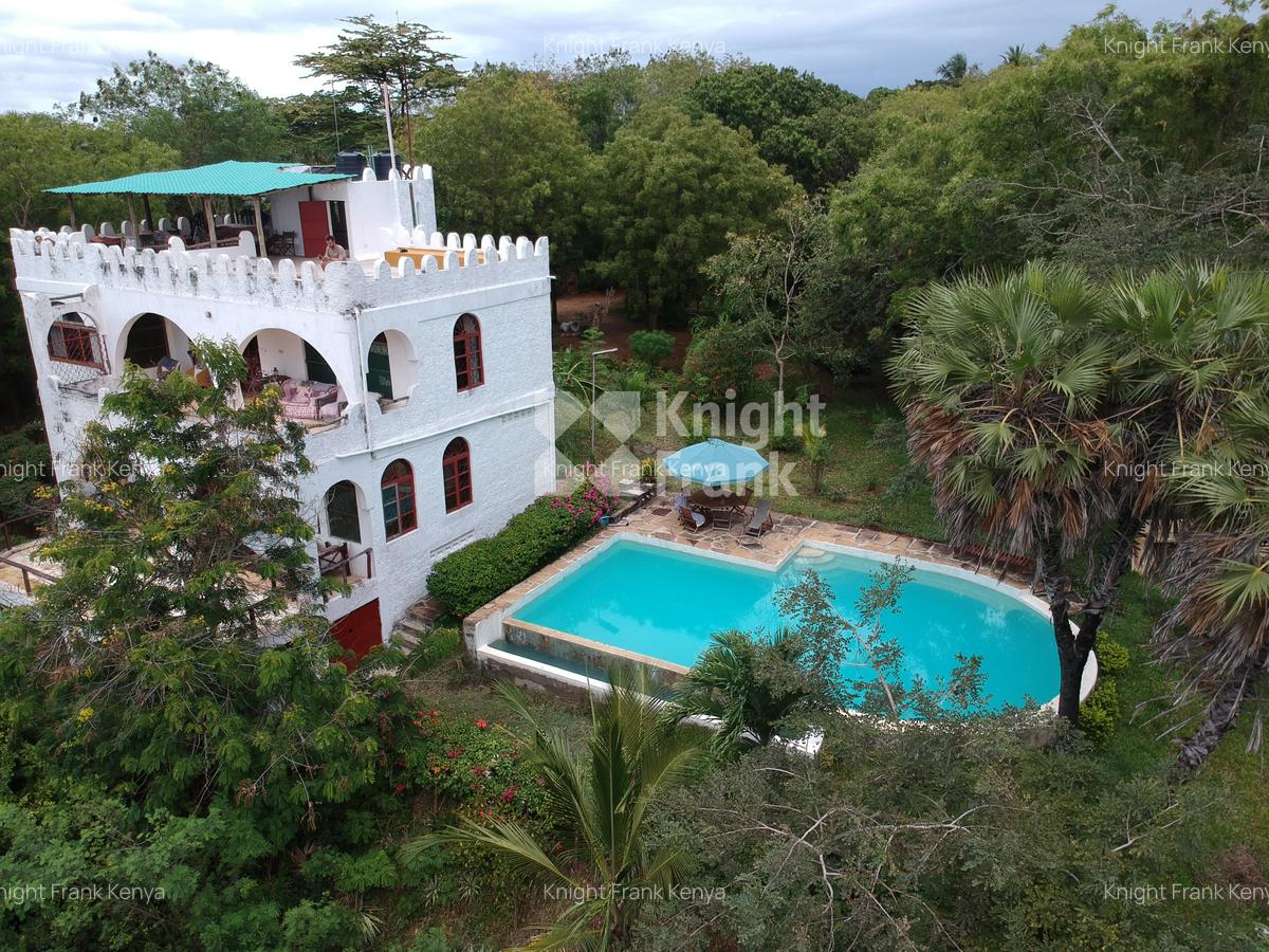 4 Bed Villa with Swimming Pool at Mtwapa Creek - 1