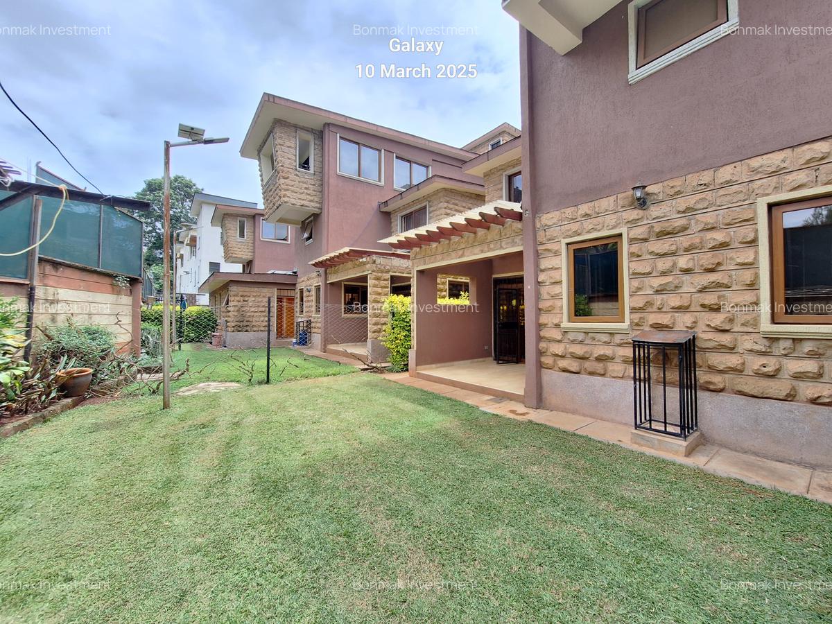 5 Bed Townhouse with En Suite at Lavington Green - 3