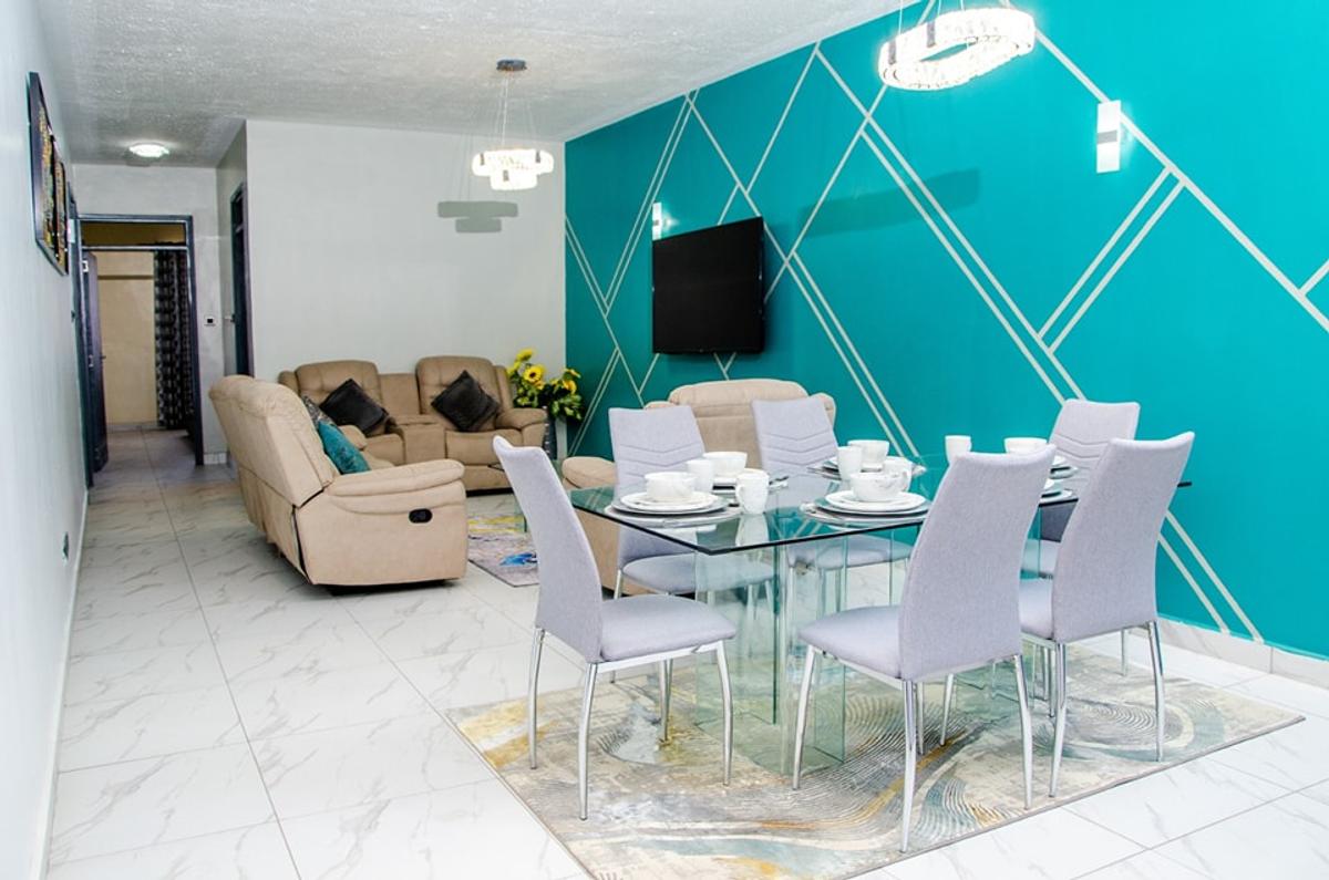 Serviced 2 Bed Apartment with En Suite at Allsops - 5