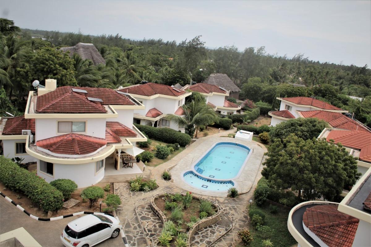 3 Bed Villa with En Suite in Watamu - 11