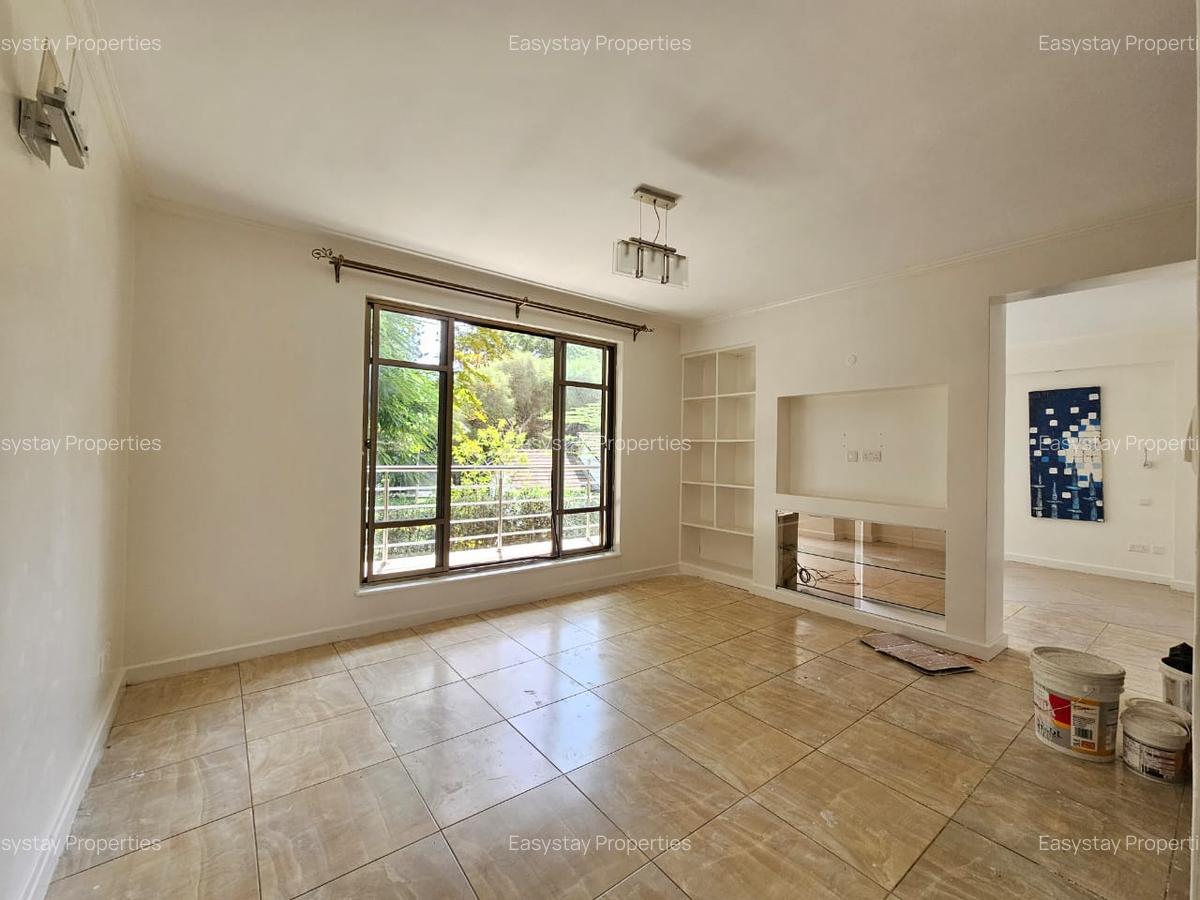 Serviced 1 Bed Apartment with En Suite in Lavington - 2