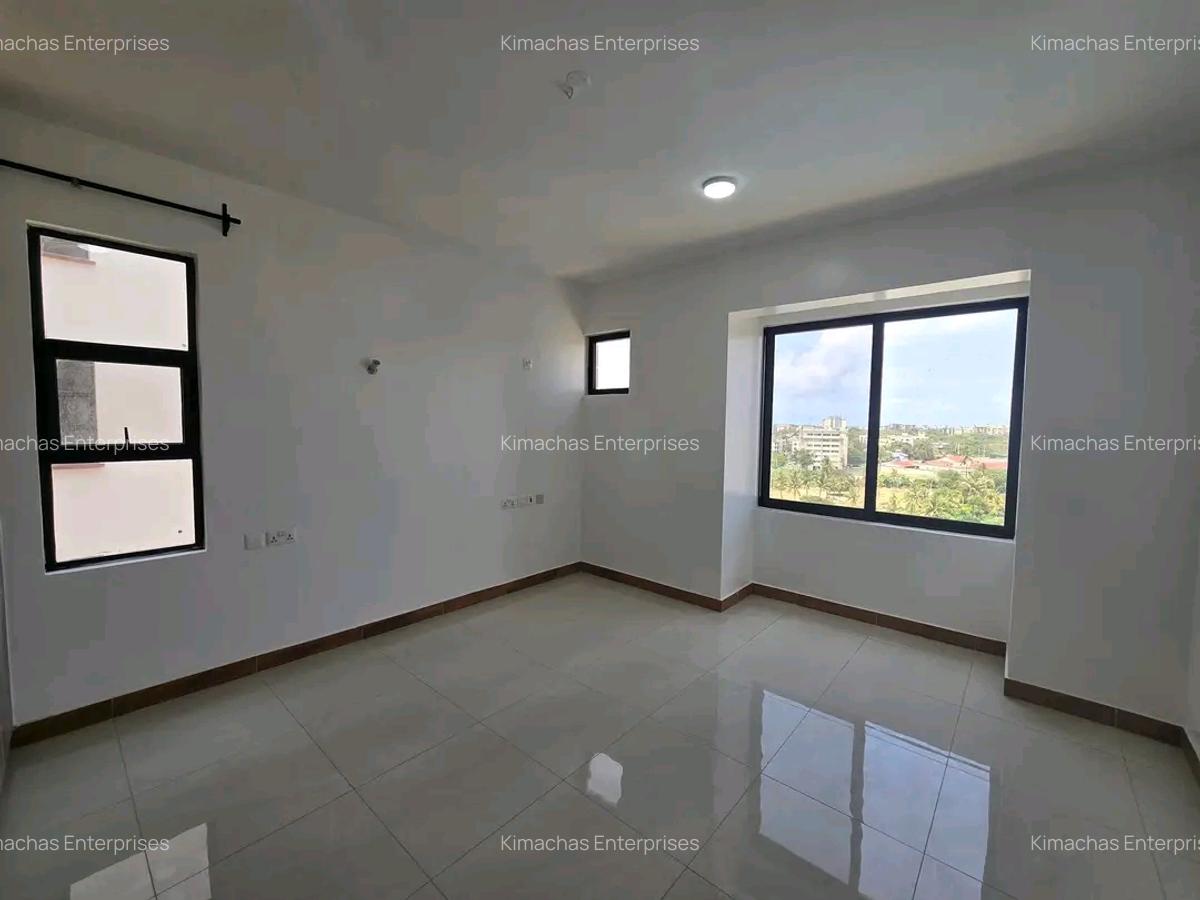 3 Bed Apartment with En Suite at Cement Road - 8