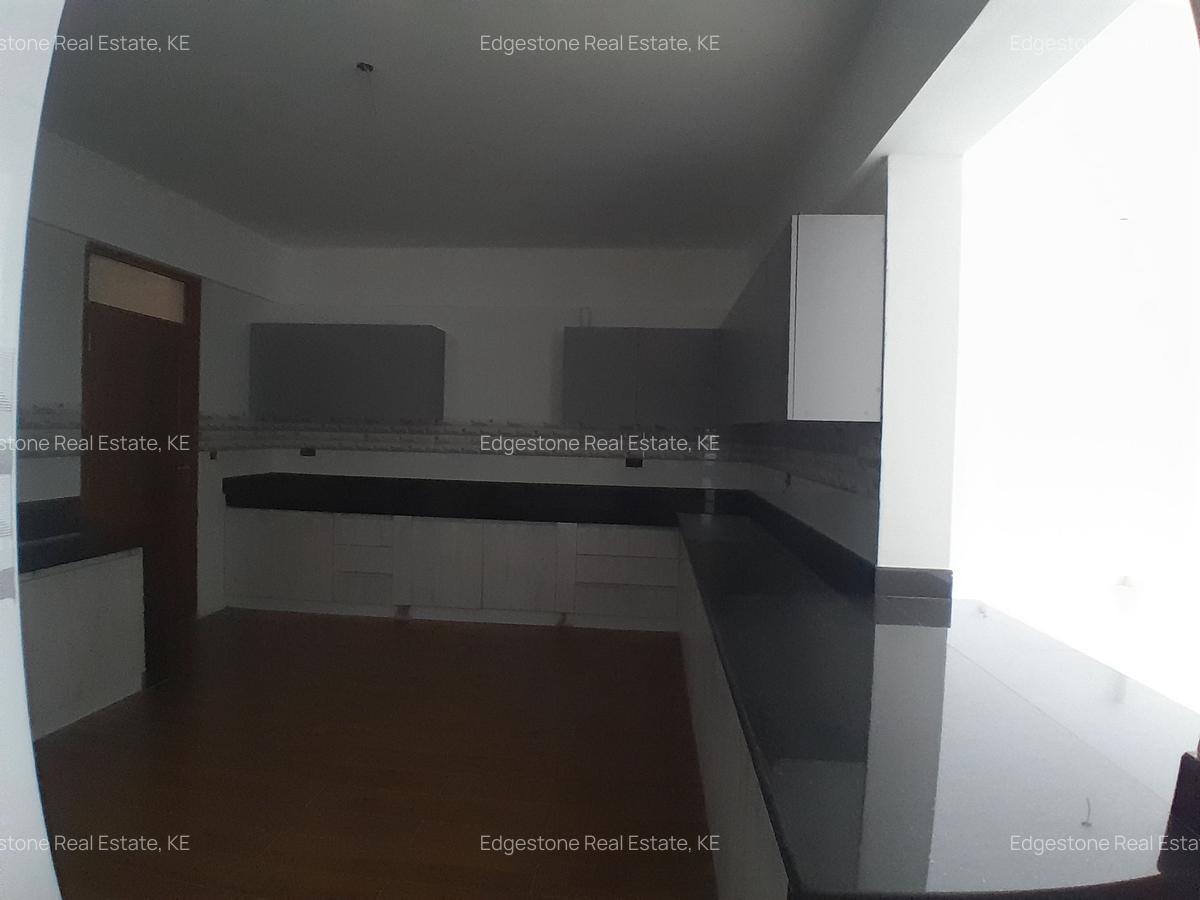 3 Bed Apartment with En Suite in Tudor - 9