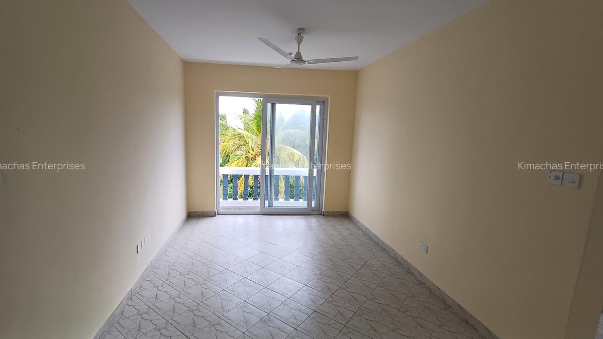 2 Bed Apartment with En Suite at Mtwapa Town - 3