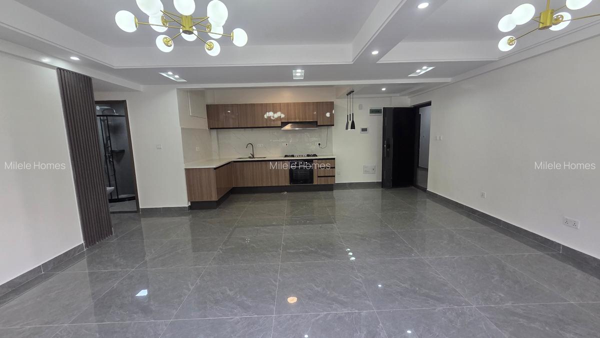 Serviced 3 Bed Apartment with En Suite at Riverside Drive - 10
