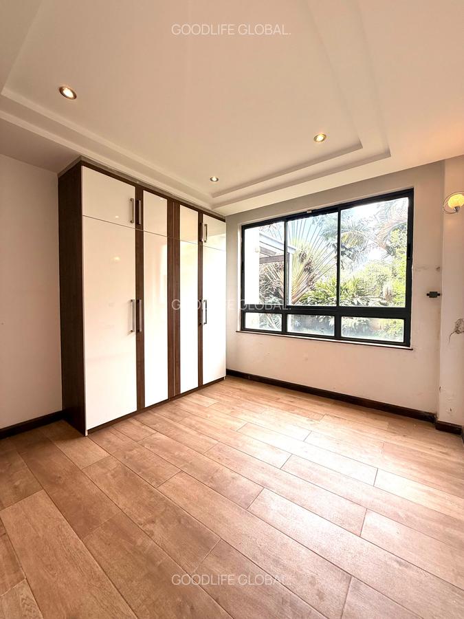 5 Bed Villa with En Suite at Lavington - 19