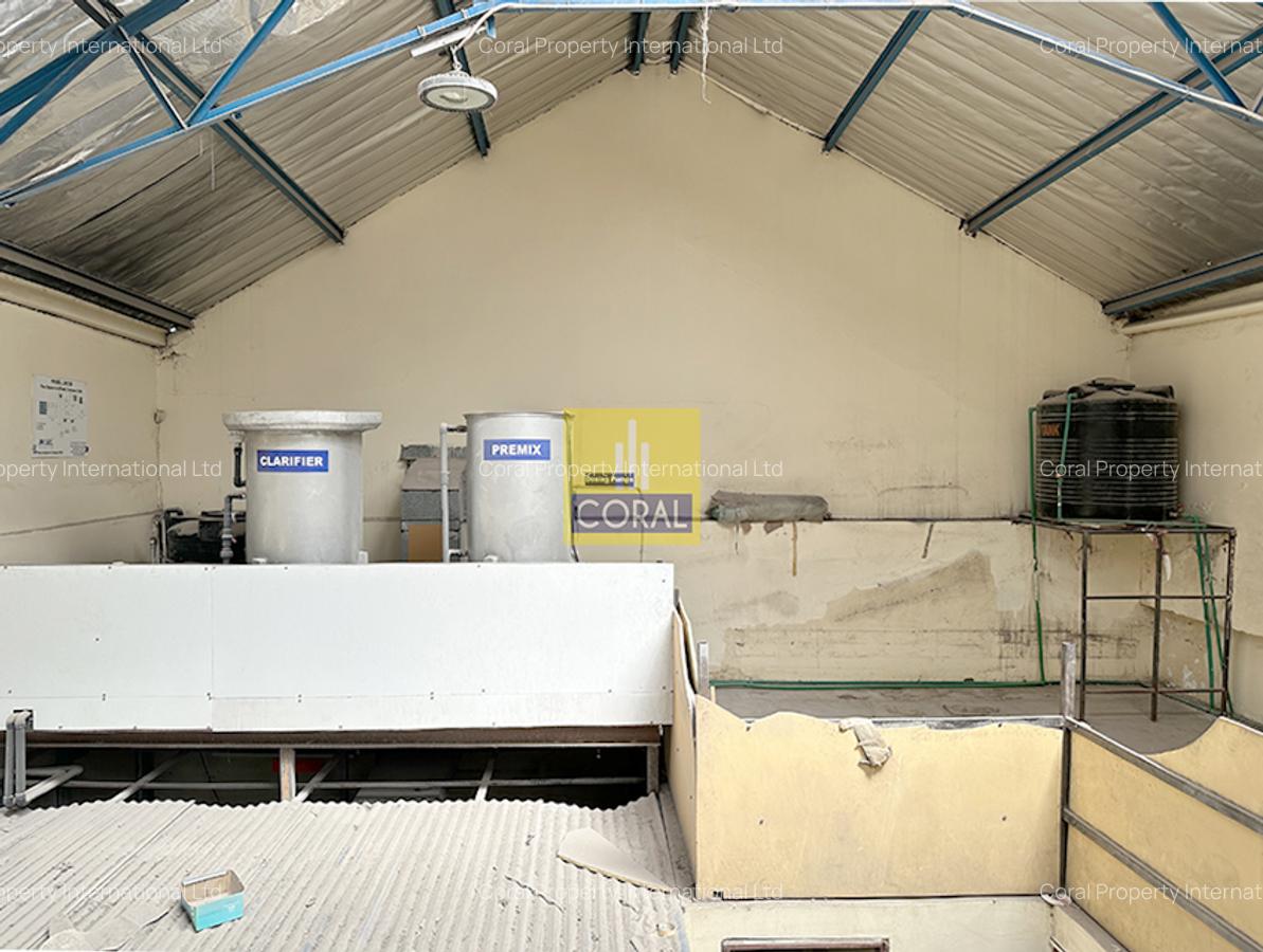 29,825 ft² Warehouse in Industrial Area - 13