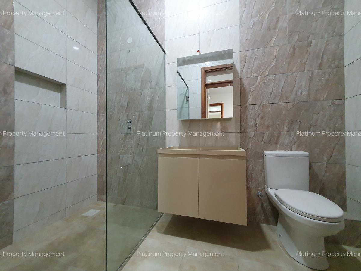 4 Bed Apartment with En Suite at 2Nd Parklands Avenue - 15