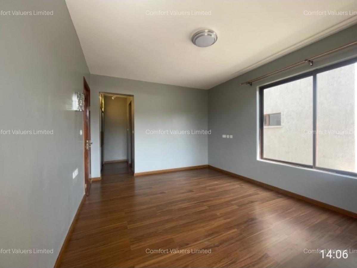 5 Bed Townhouse with En Suite at Runda - 3