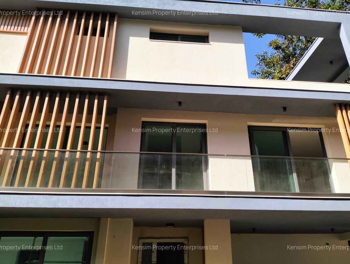 5 Bed Townhouse with En Suite in Lavington - 6