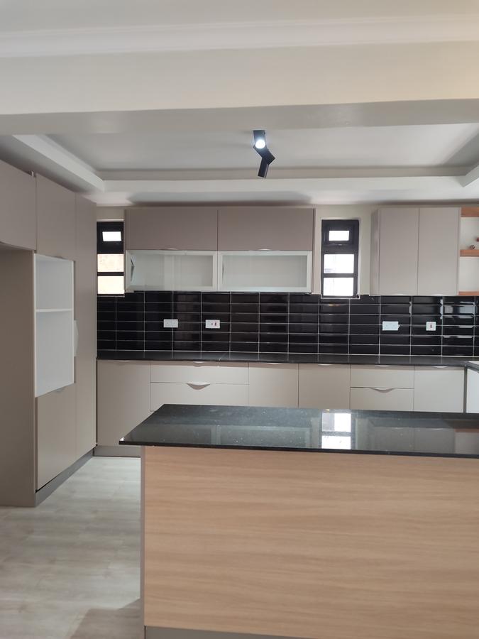 4 Bed Townhouse with En Suite in Eastern ByPass - 2