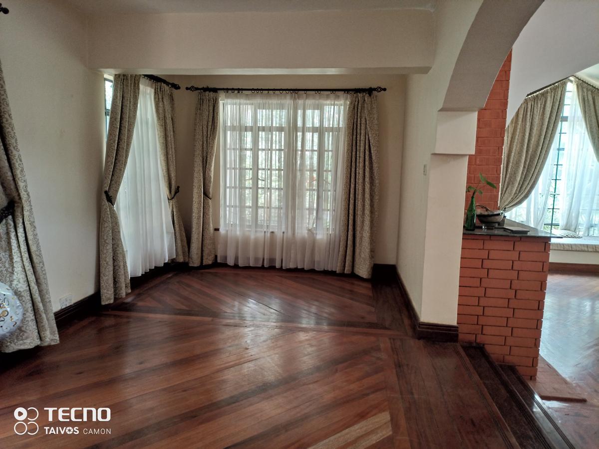 4 Bed House with En Suite at Off Un Avenue - 14