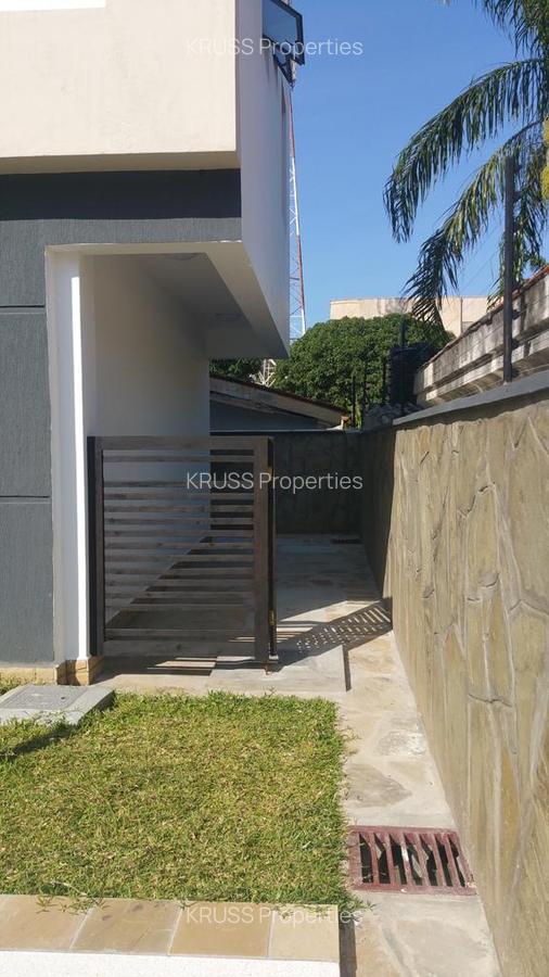 5 Bed Villa with En Suite at Hr82 - 9