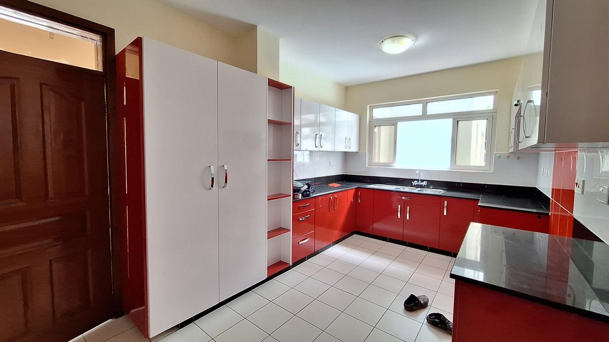 3 Bed Apartment with En Suite at Brookside Drive - 11