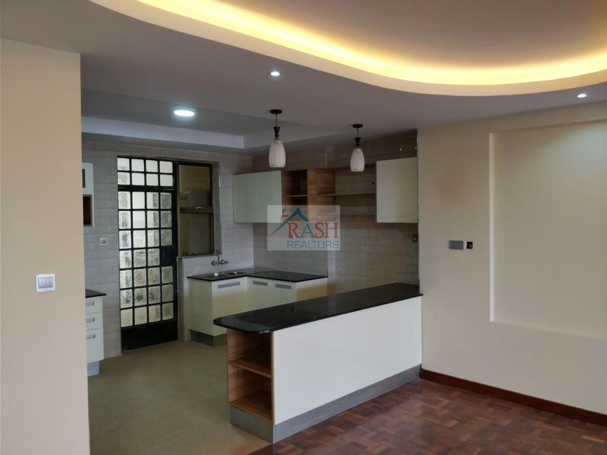 3 Bed Apartment with En Suite at Othaya Road - 4