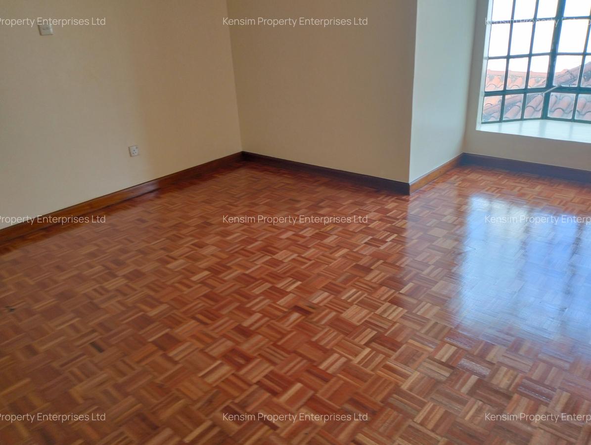 5 Bed Townhouse with En Suite in Lavington - 18