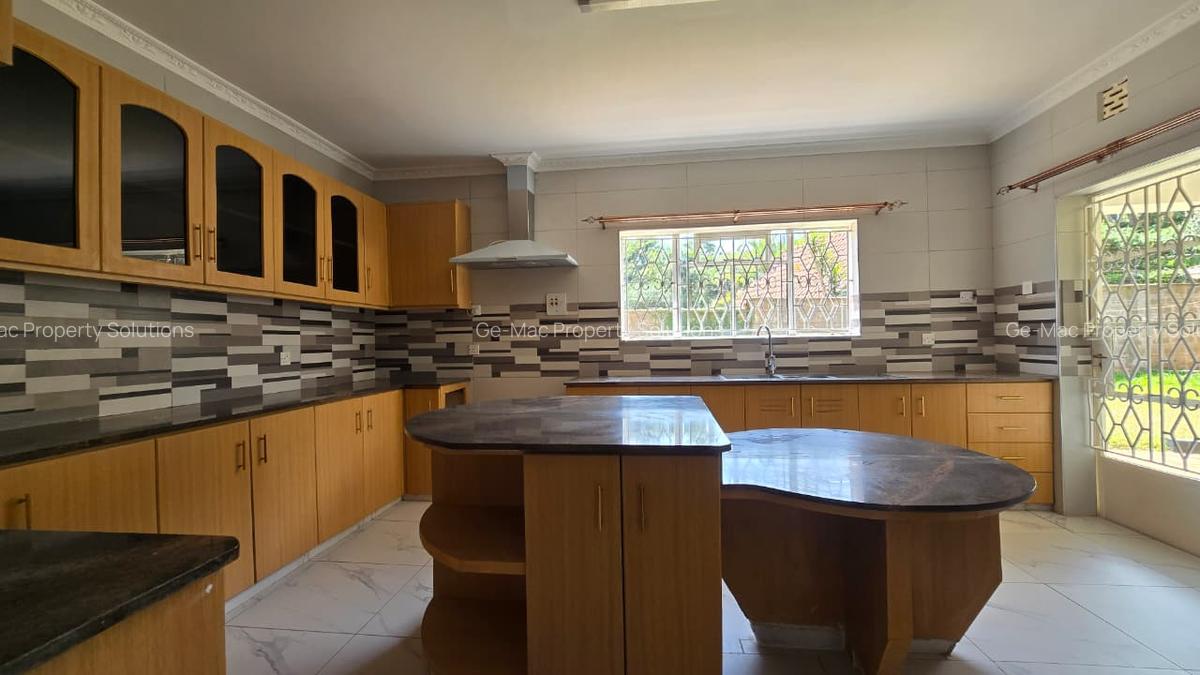 5 Bed House with En Suite in Loresho - 5