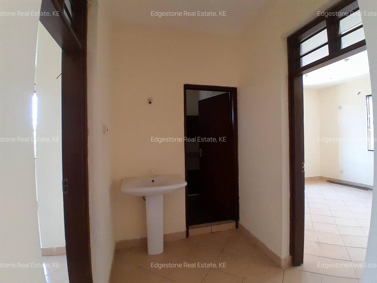 2 Bed Apartment with En Suite in Mtwapa - 5