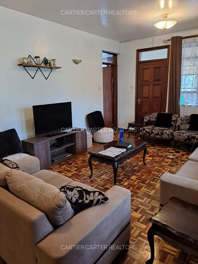 5 Bed House with En Suite in Donholm - 3