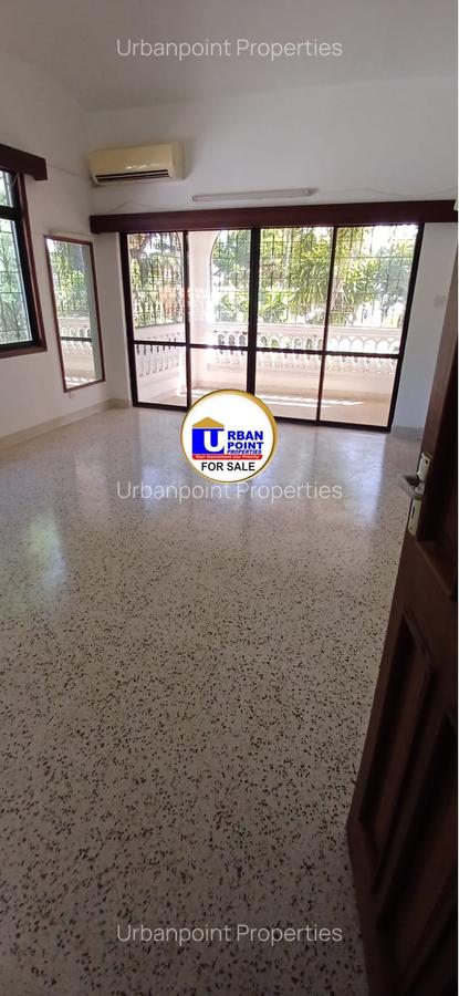 5 Bed House with En Suite in Nyali Area - 6