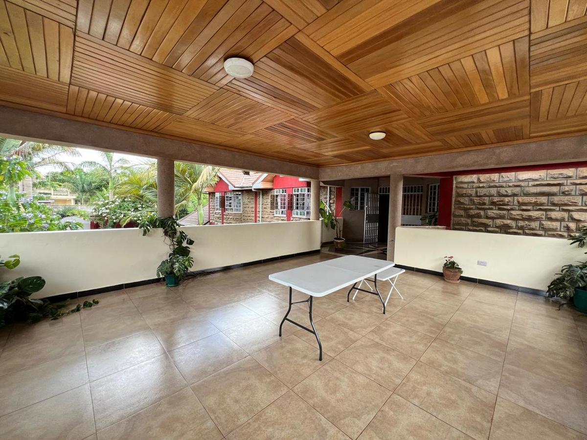 5 Bed House with En Suite in Runda - 2
