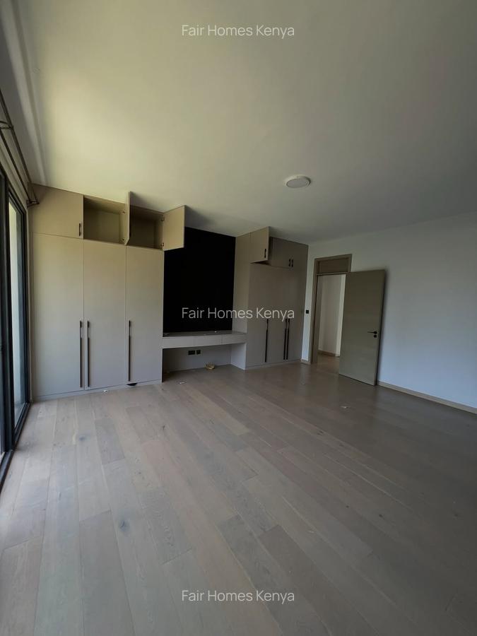 4 Bed Townhouse with En Suite at Lavington Green - 7