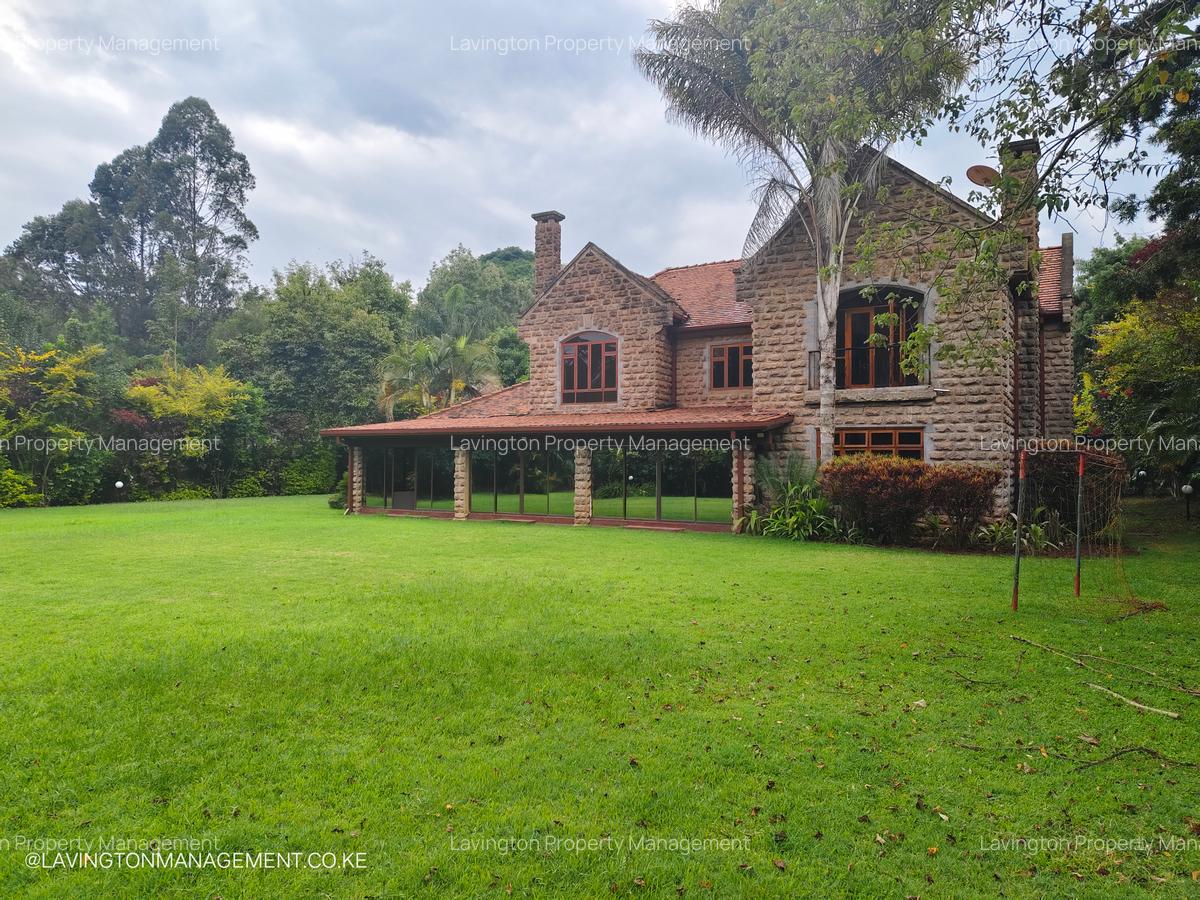 5 Bed House with En Suite at Wind Ridge - 1