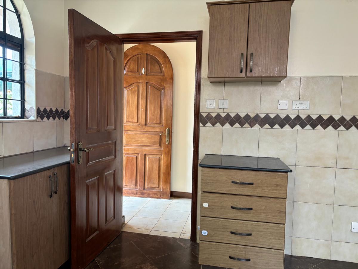 4 Bed Villa with En Suite in Kiambu Road - 6