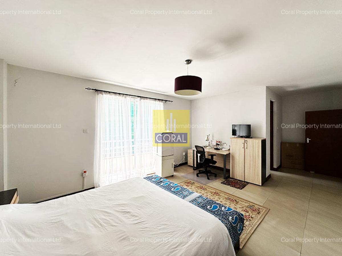 4 Bed Apartment with Gym in Parklands - 14