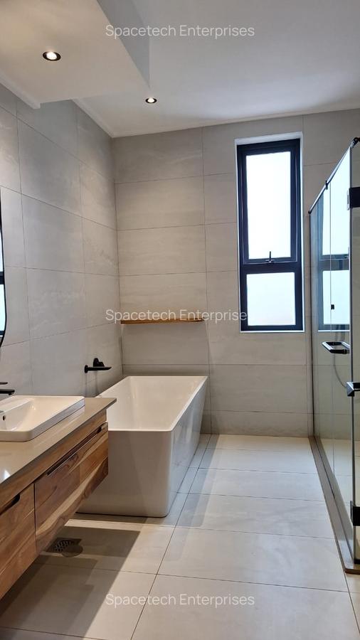 4 Bed Townhouse with En Suite in Loresho - 19