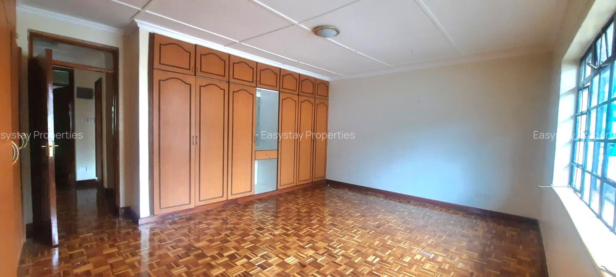 4 Bed Townhouse with En Suite in Lavington - 2