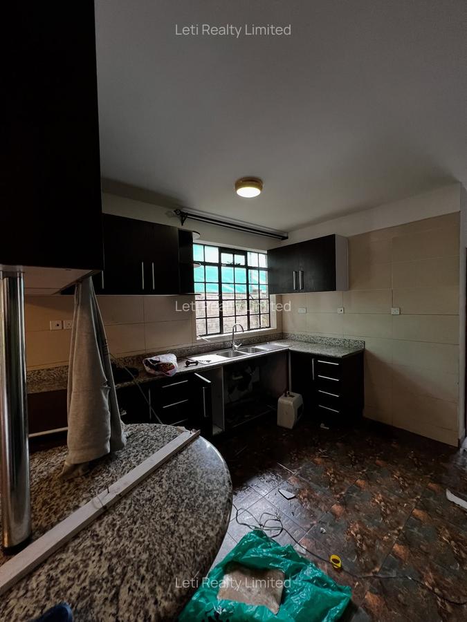 4 Bed Townhouse with En Suite in Lavington - 5