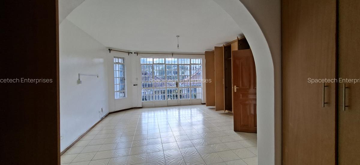 4 Bed Townhouse with Garden in Spring Valley - 12