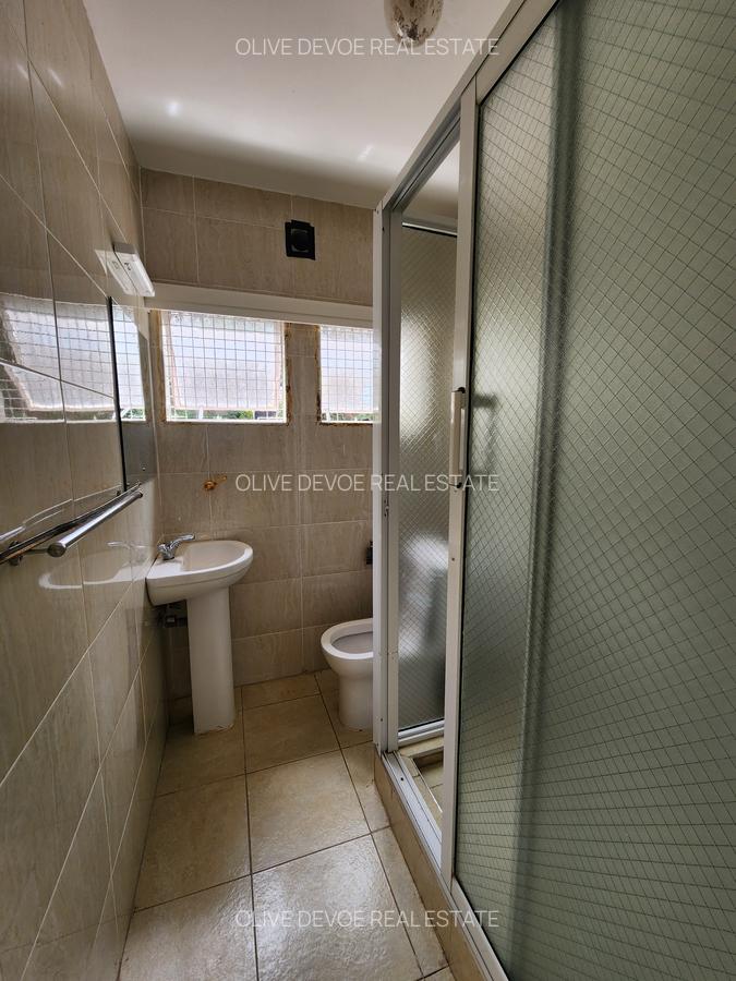 3 Bed Apartment with En Suite in Parklands - 8