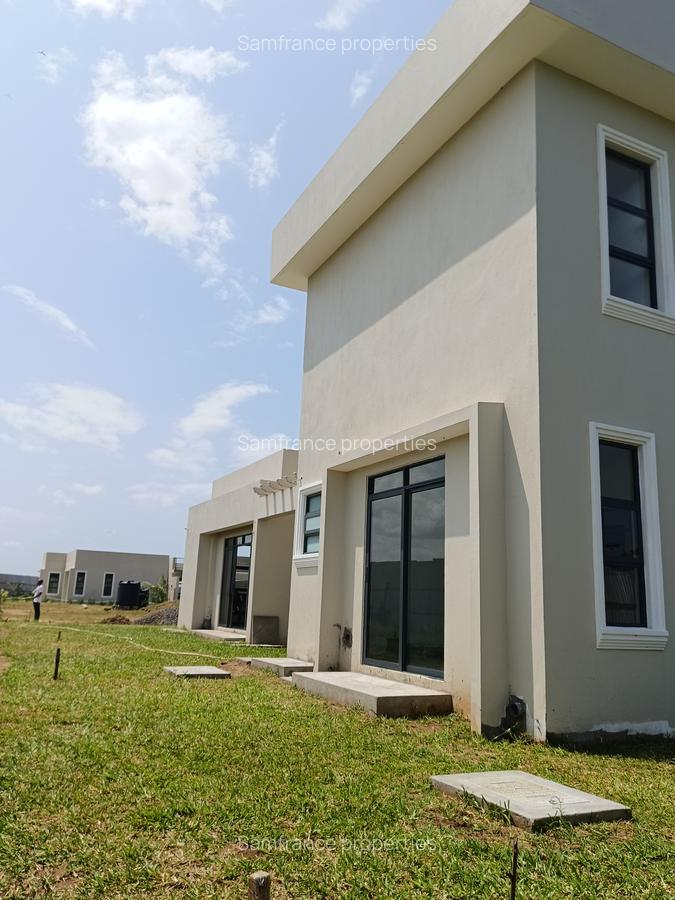 4 Bed Townhouse with En Suite at King'S Eood - 3