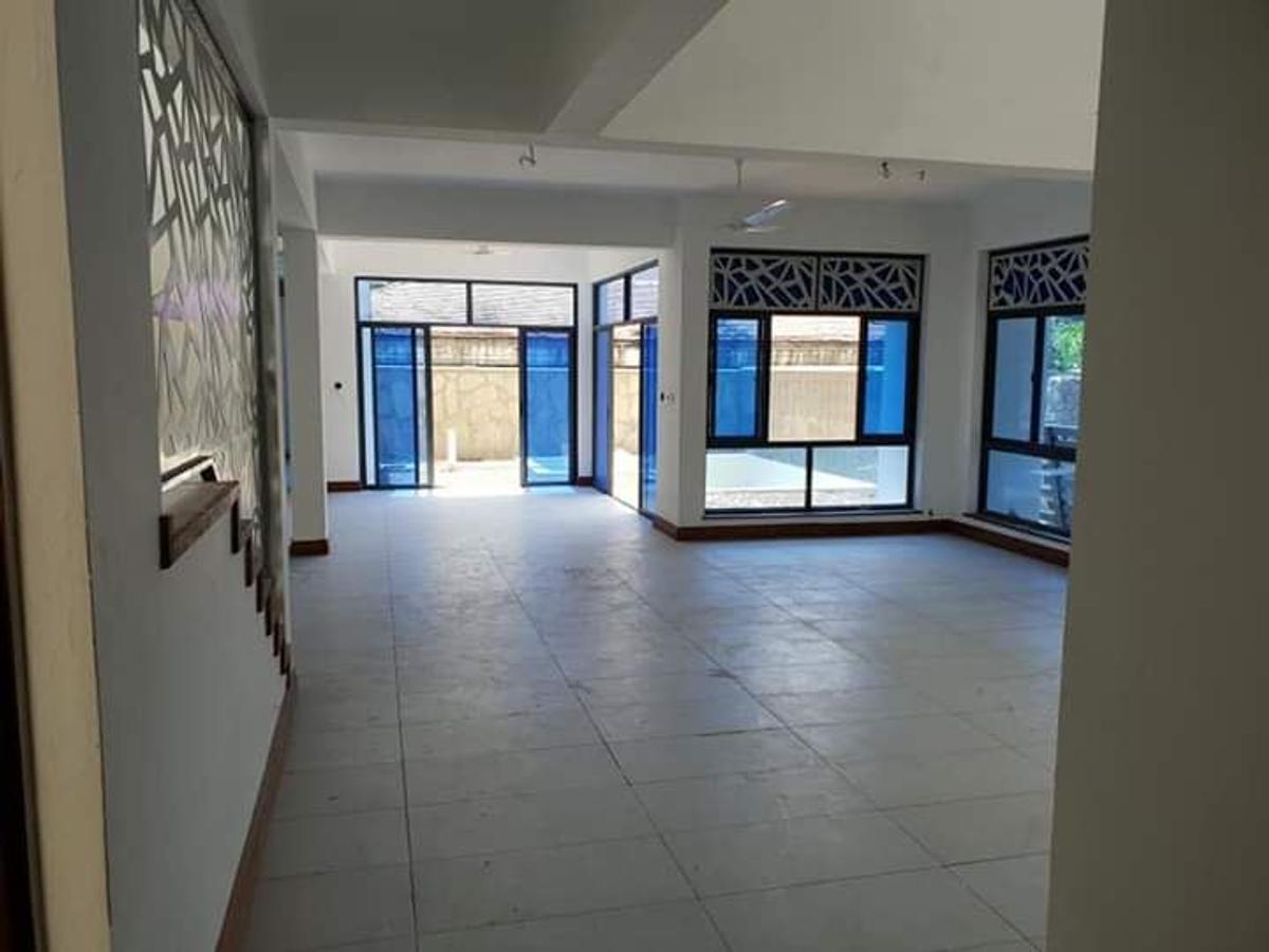 4 Bed House with En Suite in Nyali Area - 8