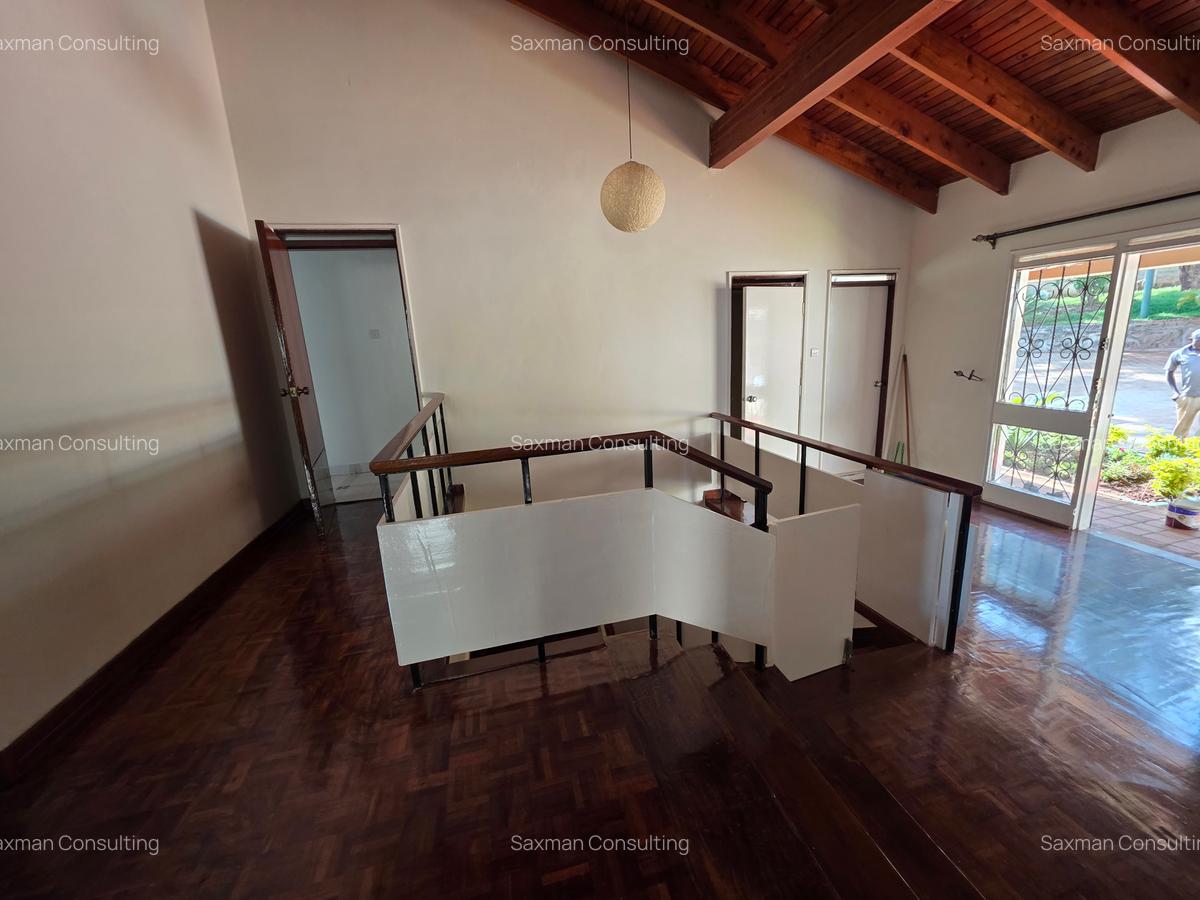 4 Bed House with En Suite in Runda - 19