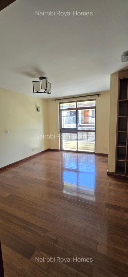 6 Bed Townhouse with En Suite at Lavington Green - 5