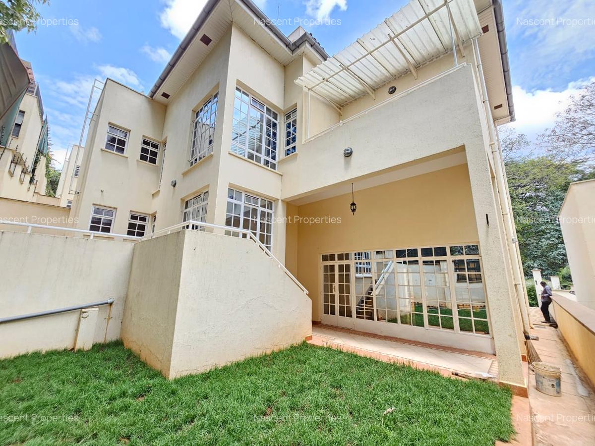 4 Bed Townhouse with En Suite in Kyuna - 2