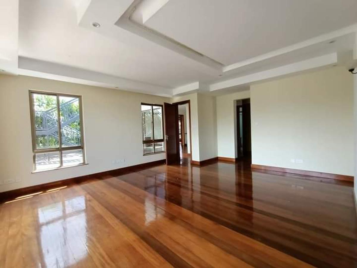 5 Bed Townhouse with En Suite in Lavington - 9