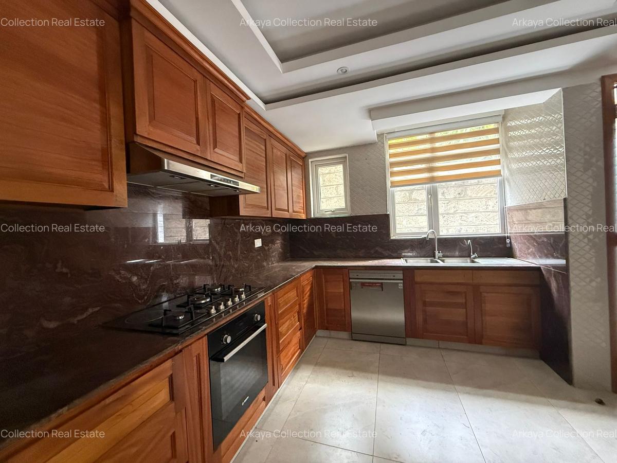 5 Bed Townhouse with En Suite in Lavington - 5