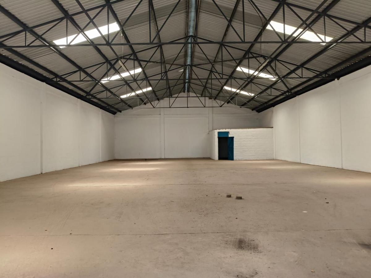 5,000 ft² Warehouse with Service Charge Included in Industrial Area - 4