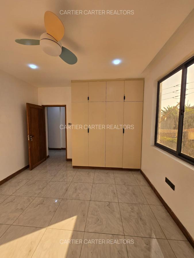 Serviced 3 Bed Apartment with En Suite in Nyali Area - 8