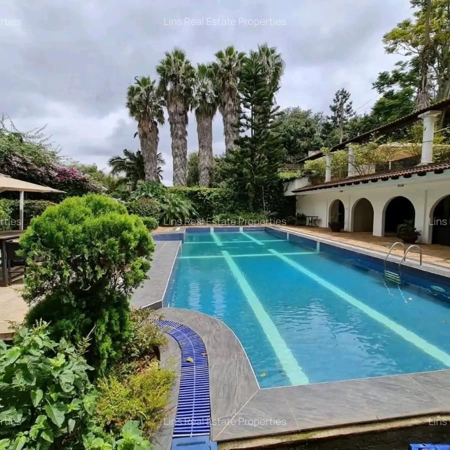 4 Bed Townhouse with En Suite in Riverside - 1