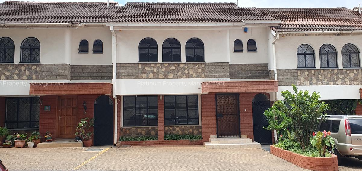 4 Bed House with En Suite at Brookside Gardens - 1