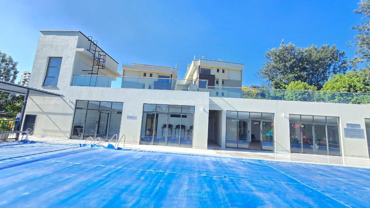 4 Bed Apartment with En Suite in Rosslyn - 2