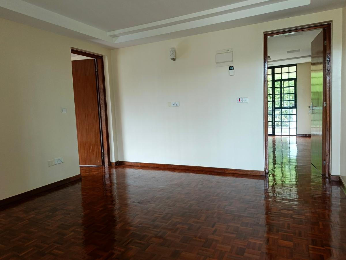 4 Bed Townhouse with En Suite in Kitisuru - 10