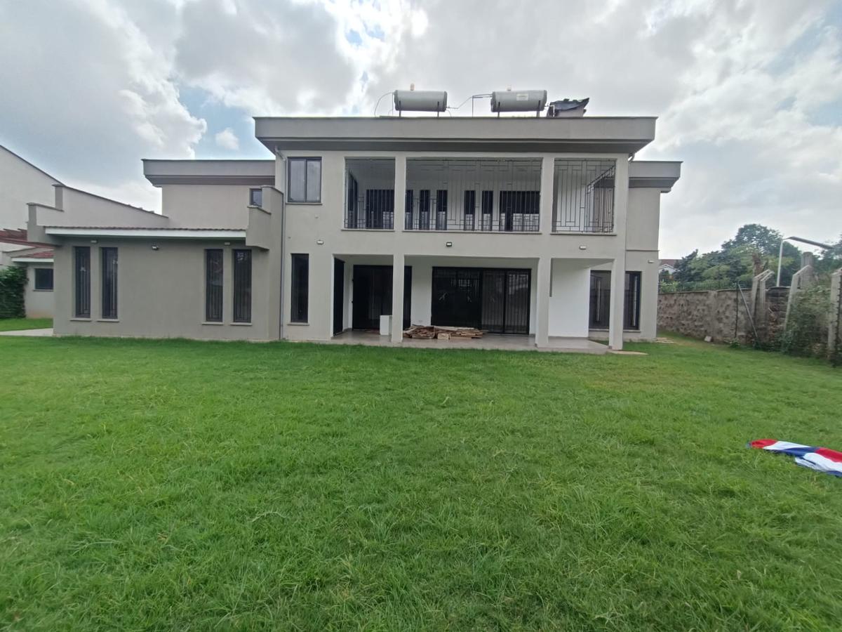 5 Bed Townhouse with En Suite in Lavington - 1